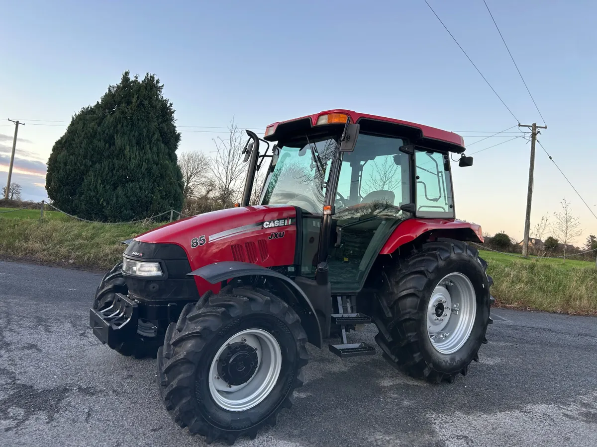 2011 Case JXU85 - Image 2