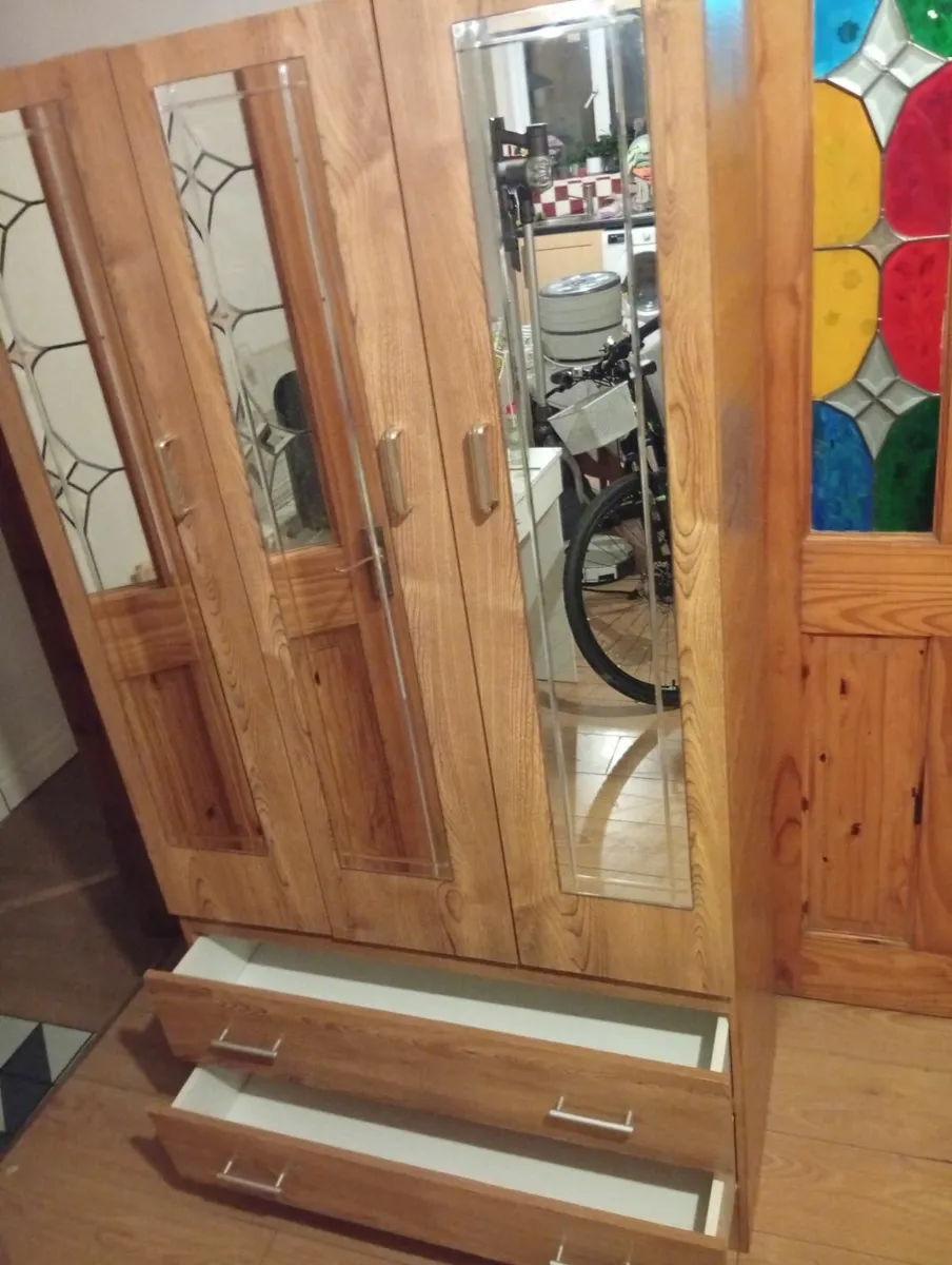 Quality Sturdy Roomy wardrobe with mirrors - Image 3