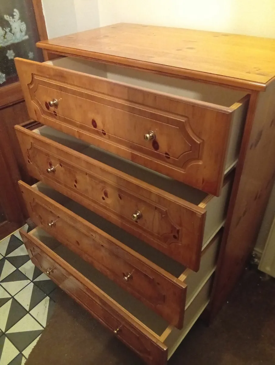 Solid Wood Quality Huge chest of drawers - Image 2