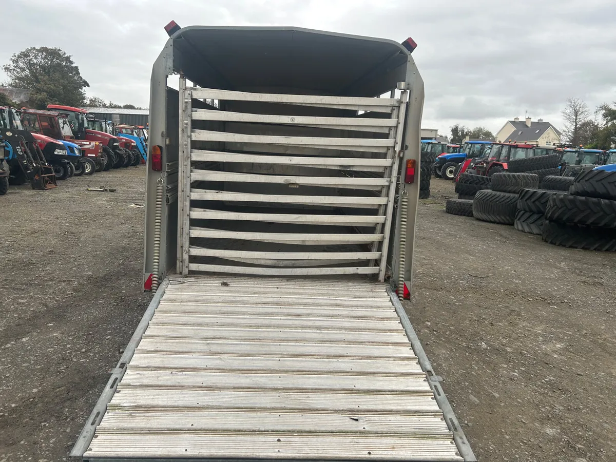 Ifor Williams 12x5(10) Cattle Trailer - Image 3