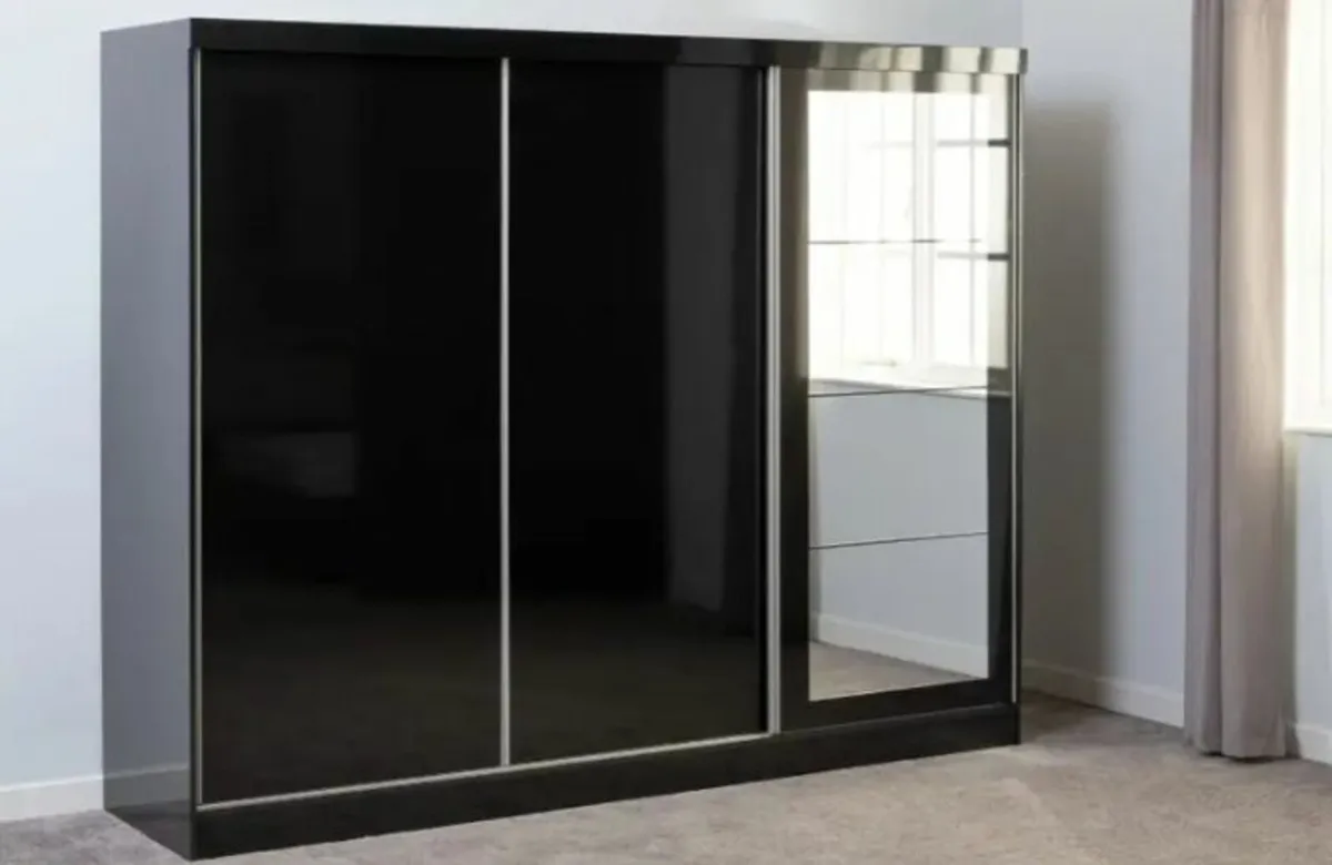 Nevada 3 Door Sliderobe 2.4m free delivery 🚚 - Image 4