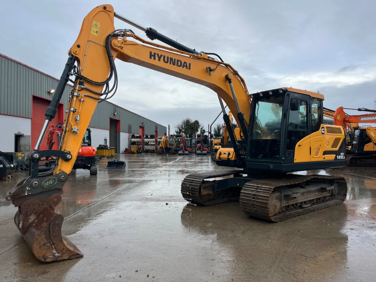 2021 Hyundai HX140LC - Image 2