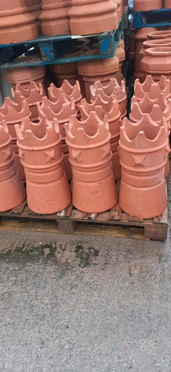 Bangor slates chimney pot cast iron ridge tiles - Image 4