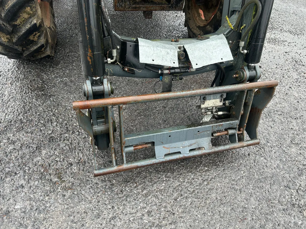 2006 Claas 456 with Quicke Loader - Image 2