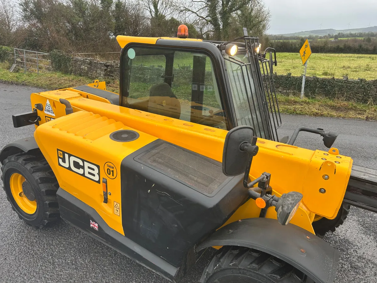 2016 JCB 525-60 Loader - Image 4