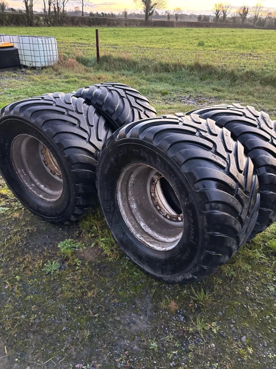 Silage trailer tyres and rims - Image 2