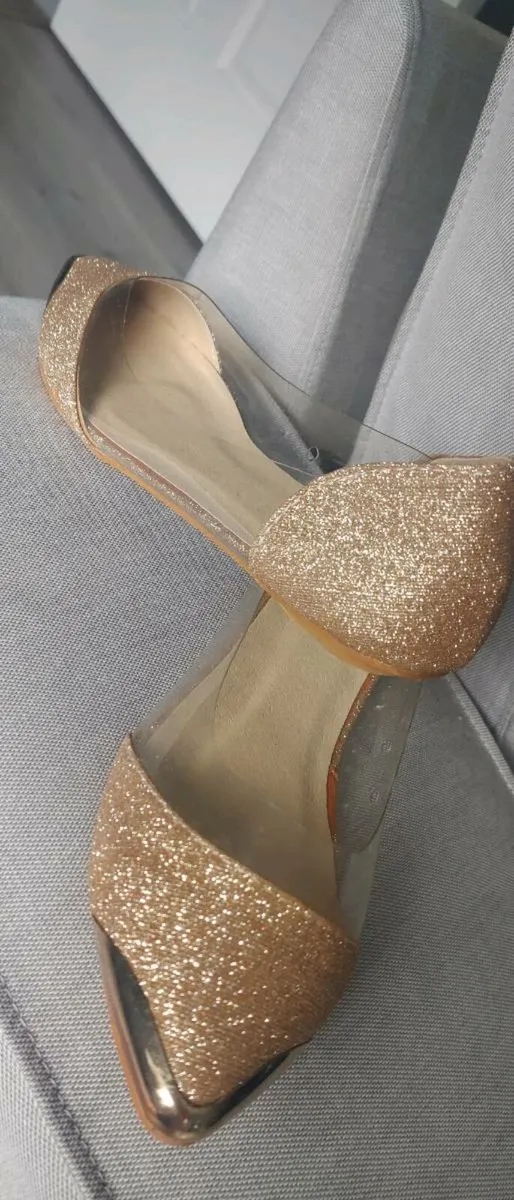 Gold glitter ballerina UK 2 new - Image 1