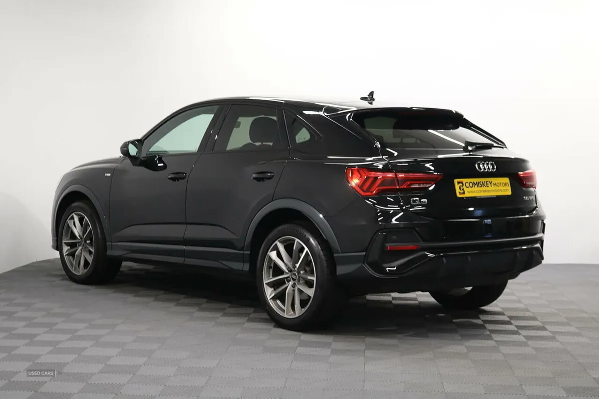 Audi Q3 TFSI CoD Black Edition - Image 4
