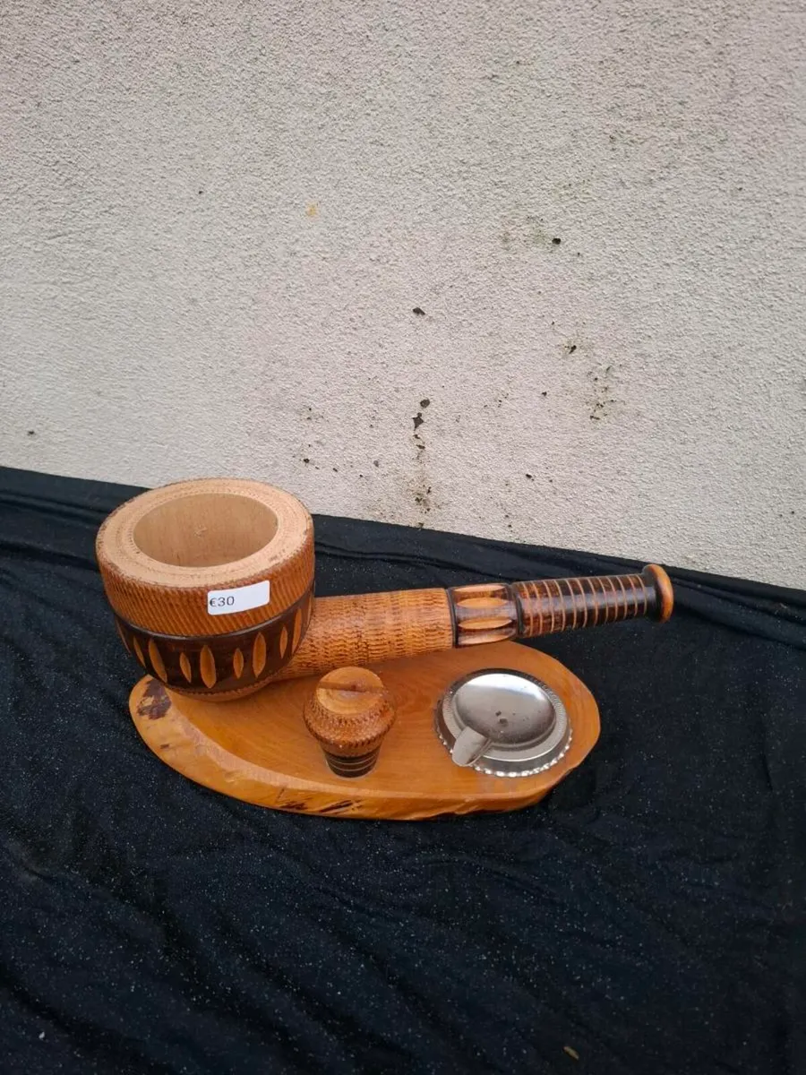 Wood ashtray postage possible