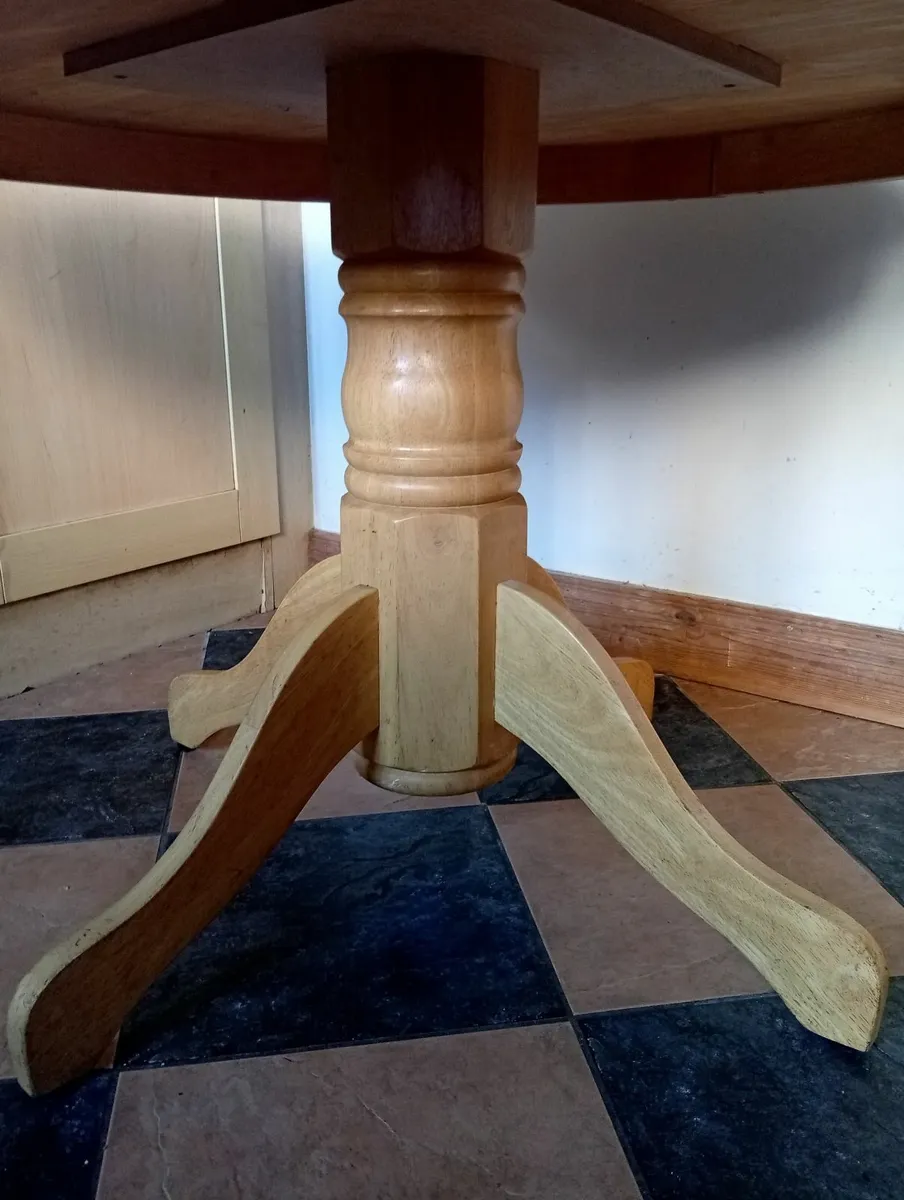 Oak Quality Sturdy kitchen dining table - Image 4