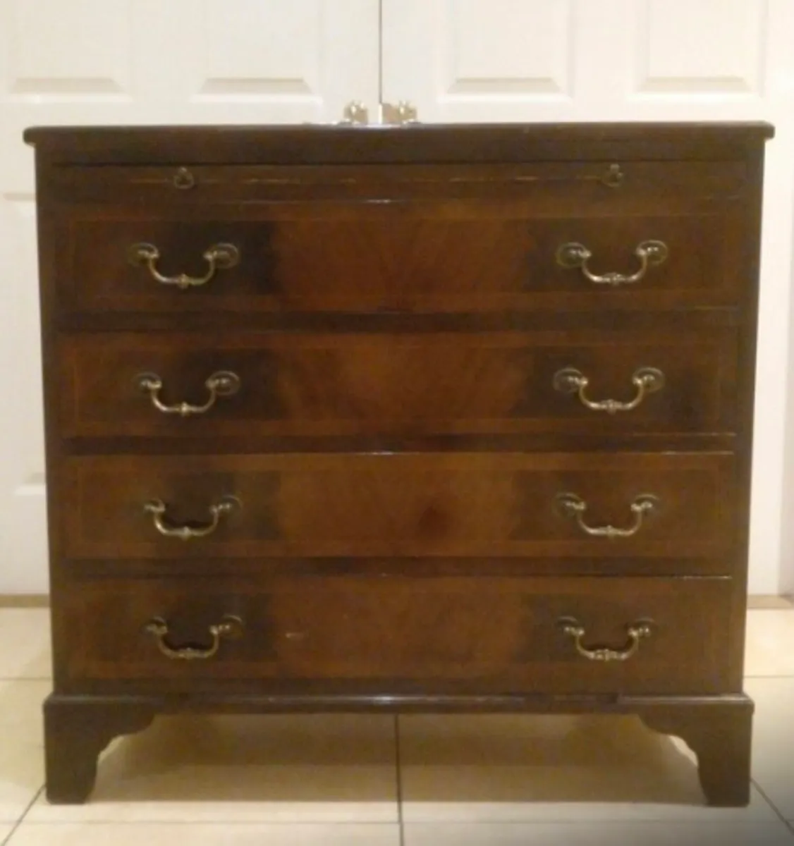 Vintage mahogany chest drawers - Image 1