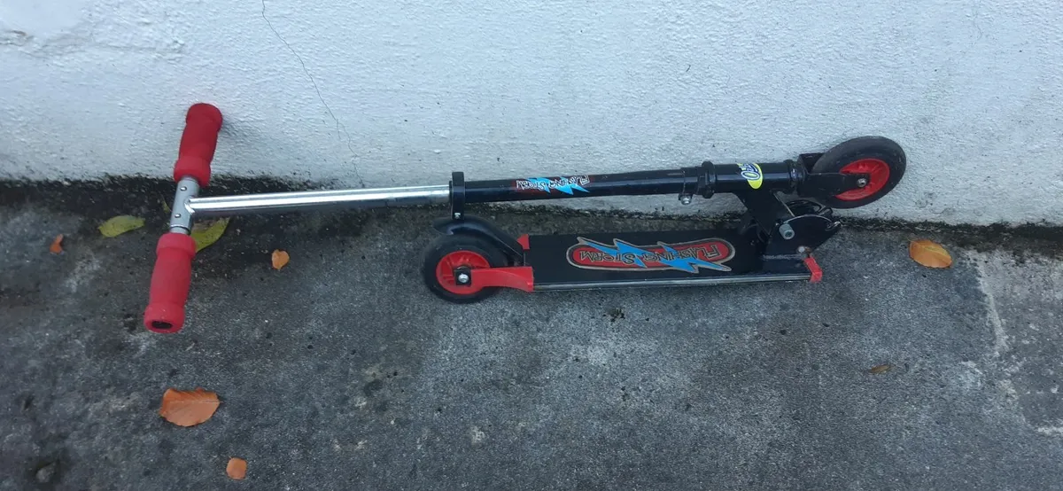 Kid's / teenage scooter - Image 3