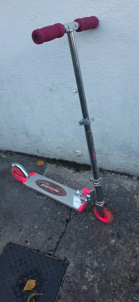 Kid's/teenage scooter - Image 1