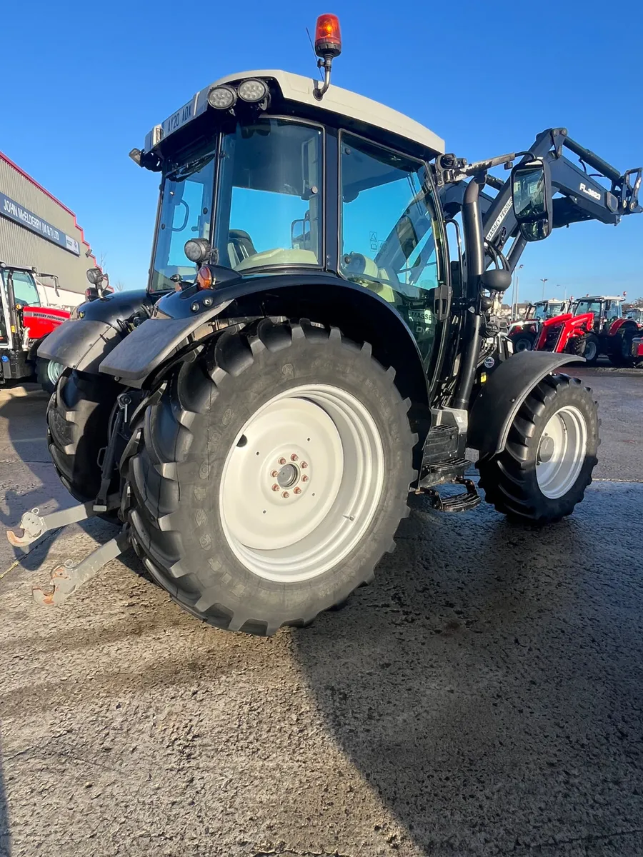 Massey Ferguson 5713S - Image 4