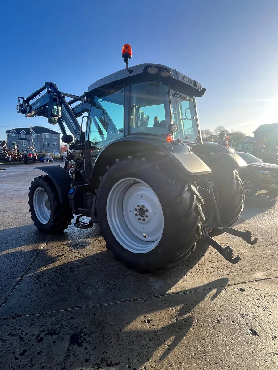 Massey Ferguson 5713S - Image 3