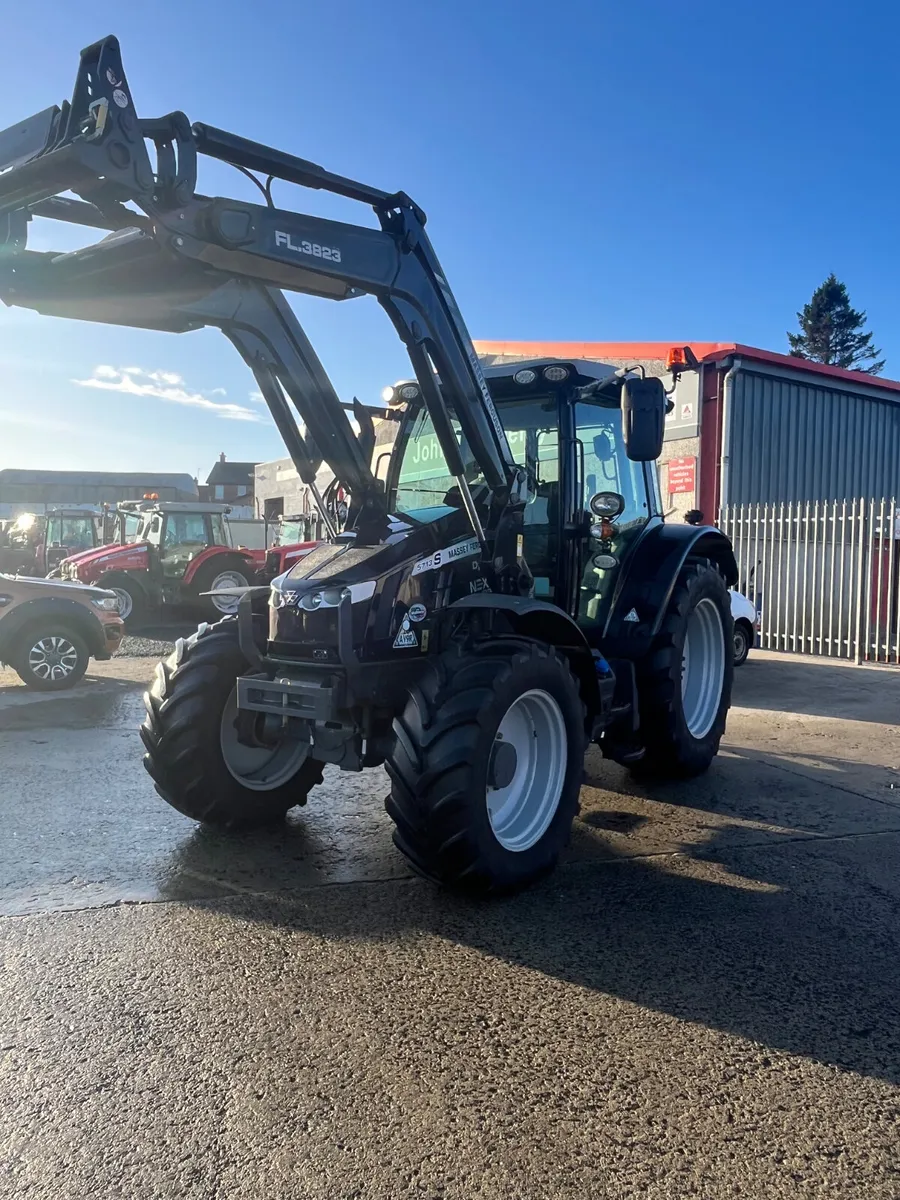 Massey Ferguson 5713S - Image 2