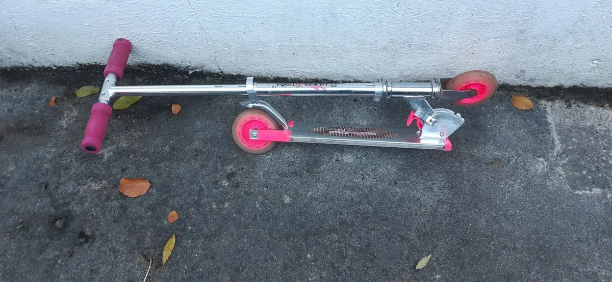 Kid's/teenage scooter - Image 3