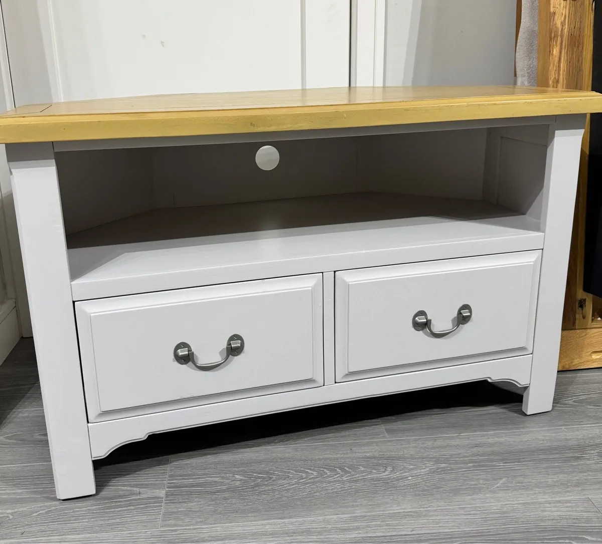 Oak Corner TV unit Ex Display Like New - Image 3