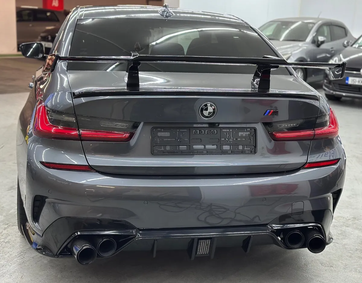 BMW 3-Series 2019 - Image 4