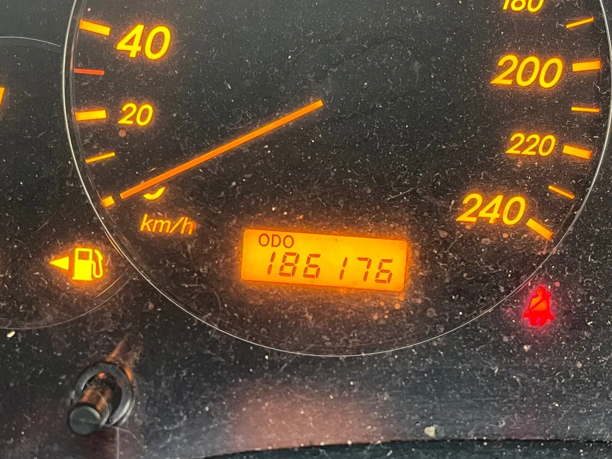 Toyota Avensis 2008 - Image 1