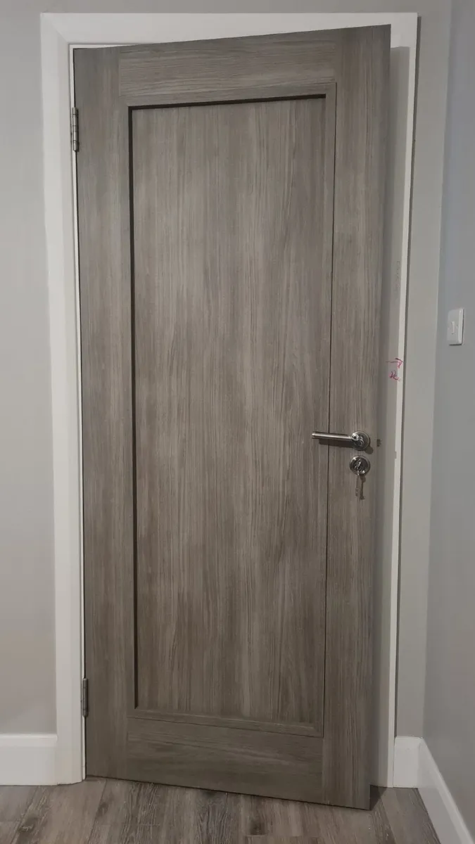 32” Brooks & Haughton Doras Daiken doors