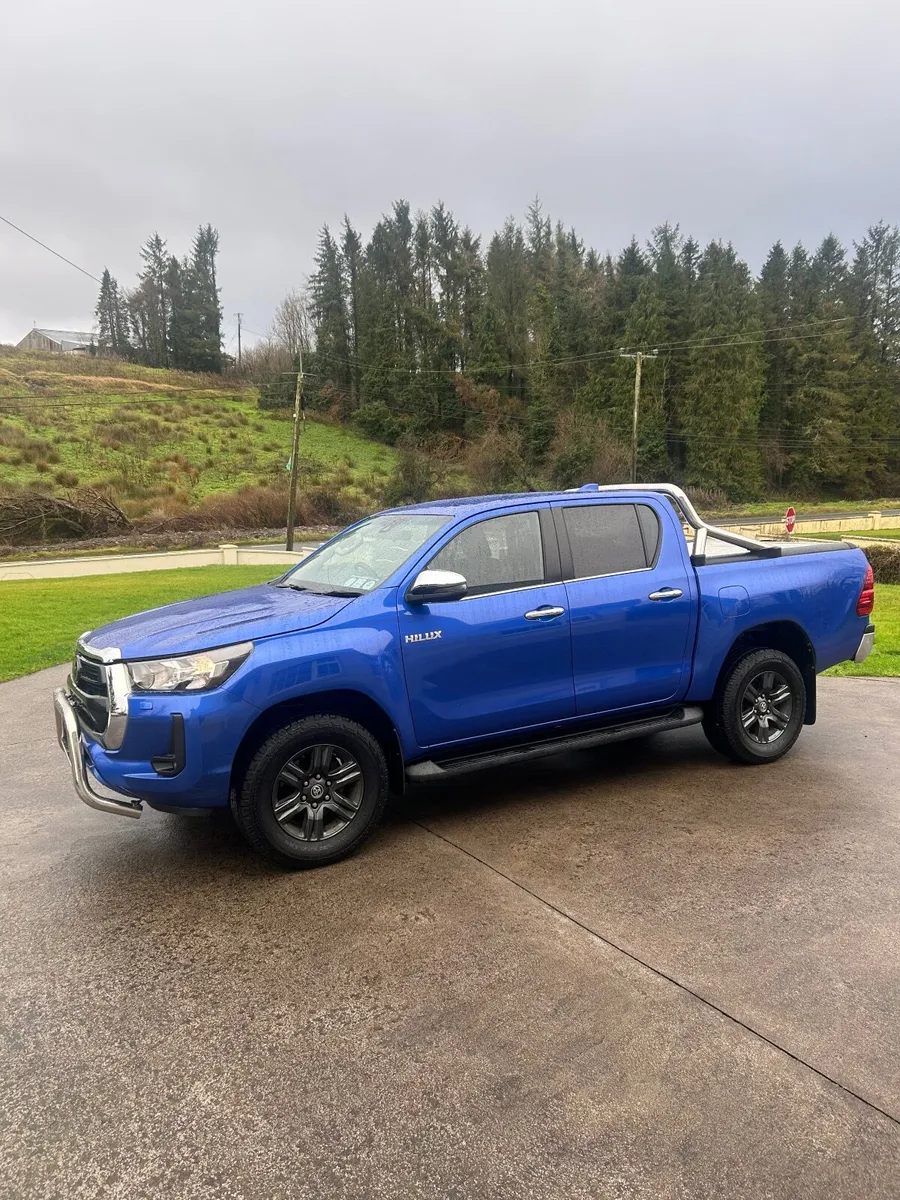 Toyota Hilux 2023 - Image 4