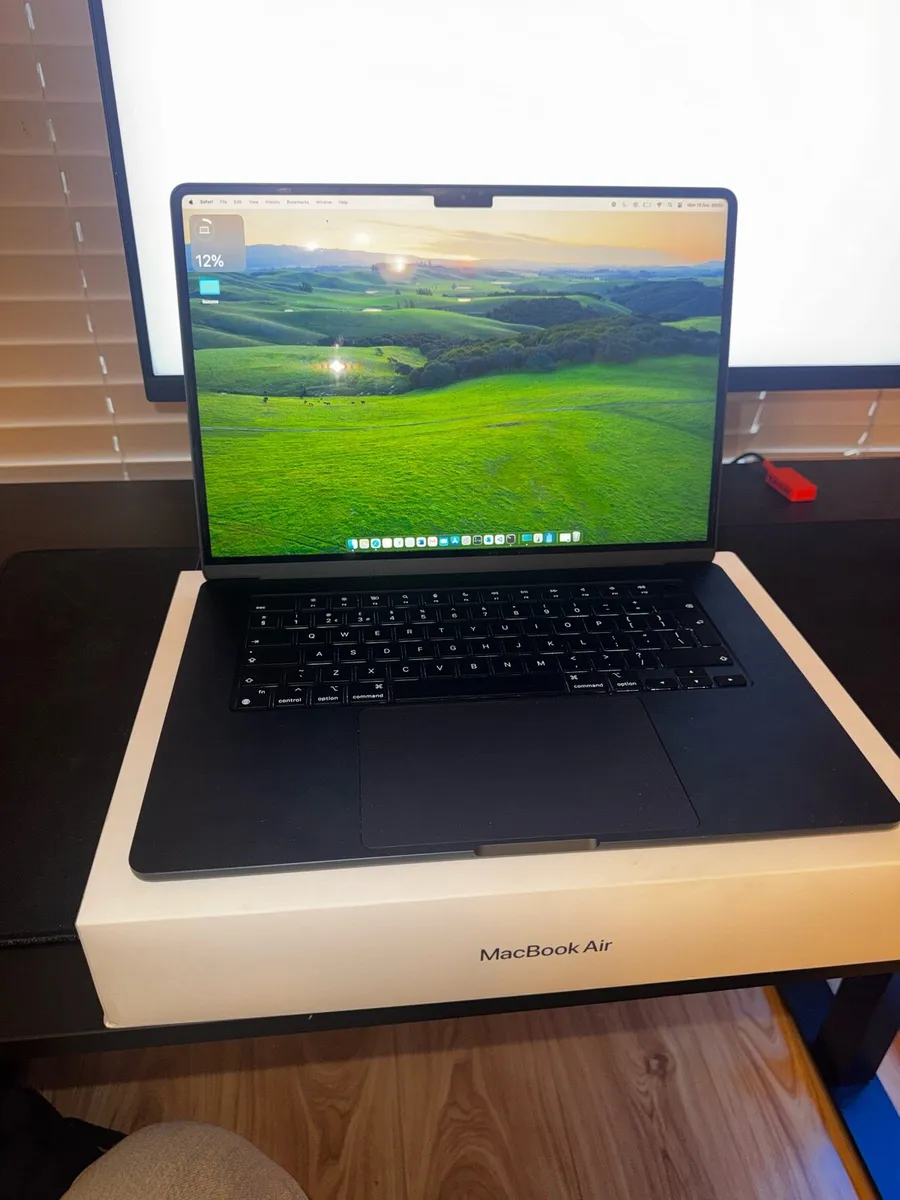 Apple MacBook Air M3 - 15.3 inch - Almost New - Image 2