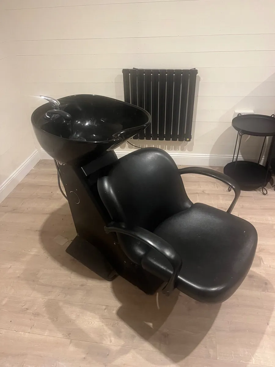 Free! Salon basin and chair - Image 1