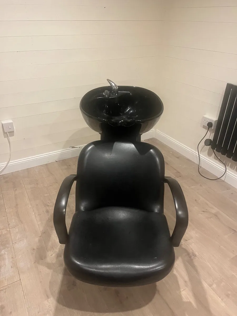 Free! Salon basin and chair - Image 3