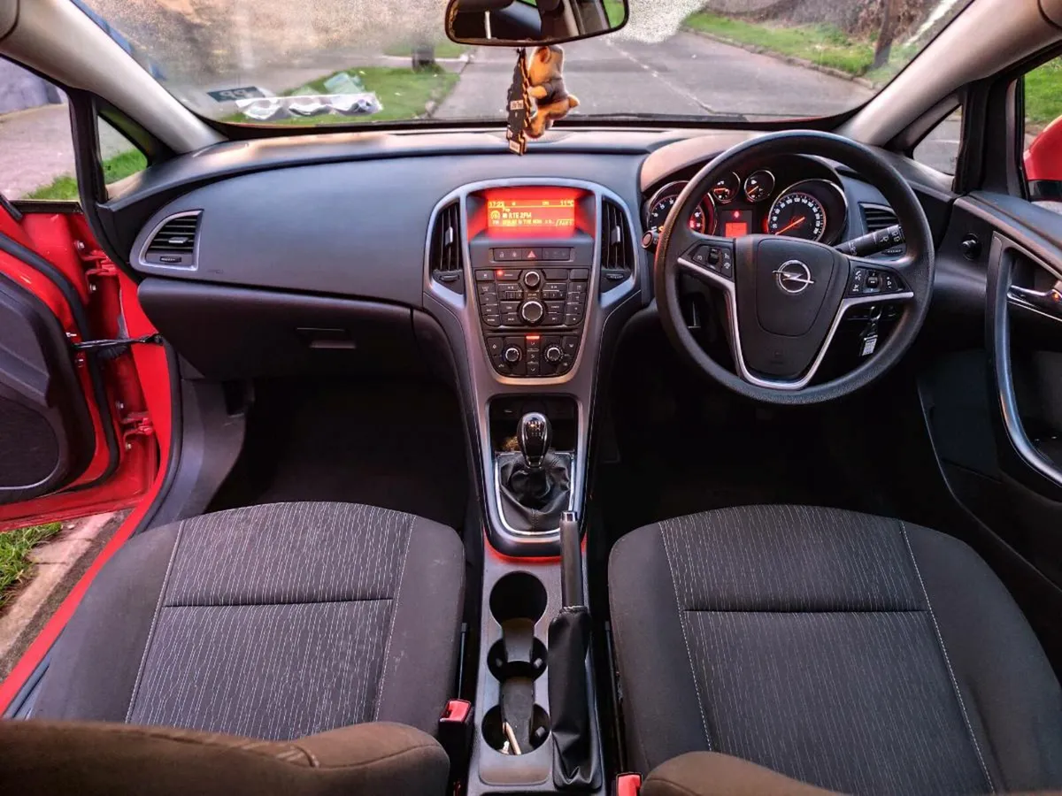 Opel Astra 1.4 GTC 3 Door - Image 4