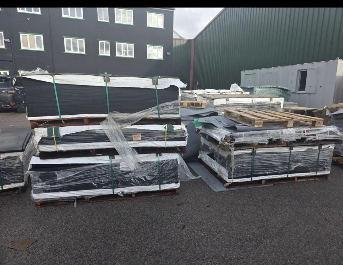 Black Stable Mats - Image 1