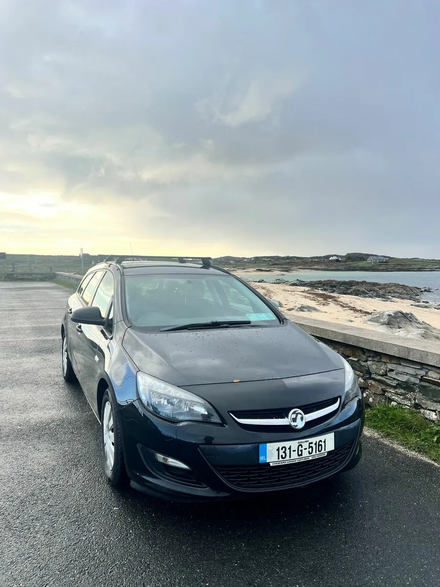 Vauxhall Astra 2013 - Image 1
