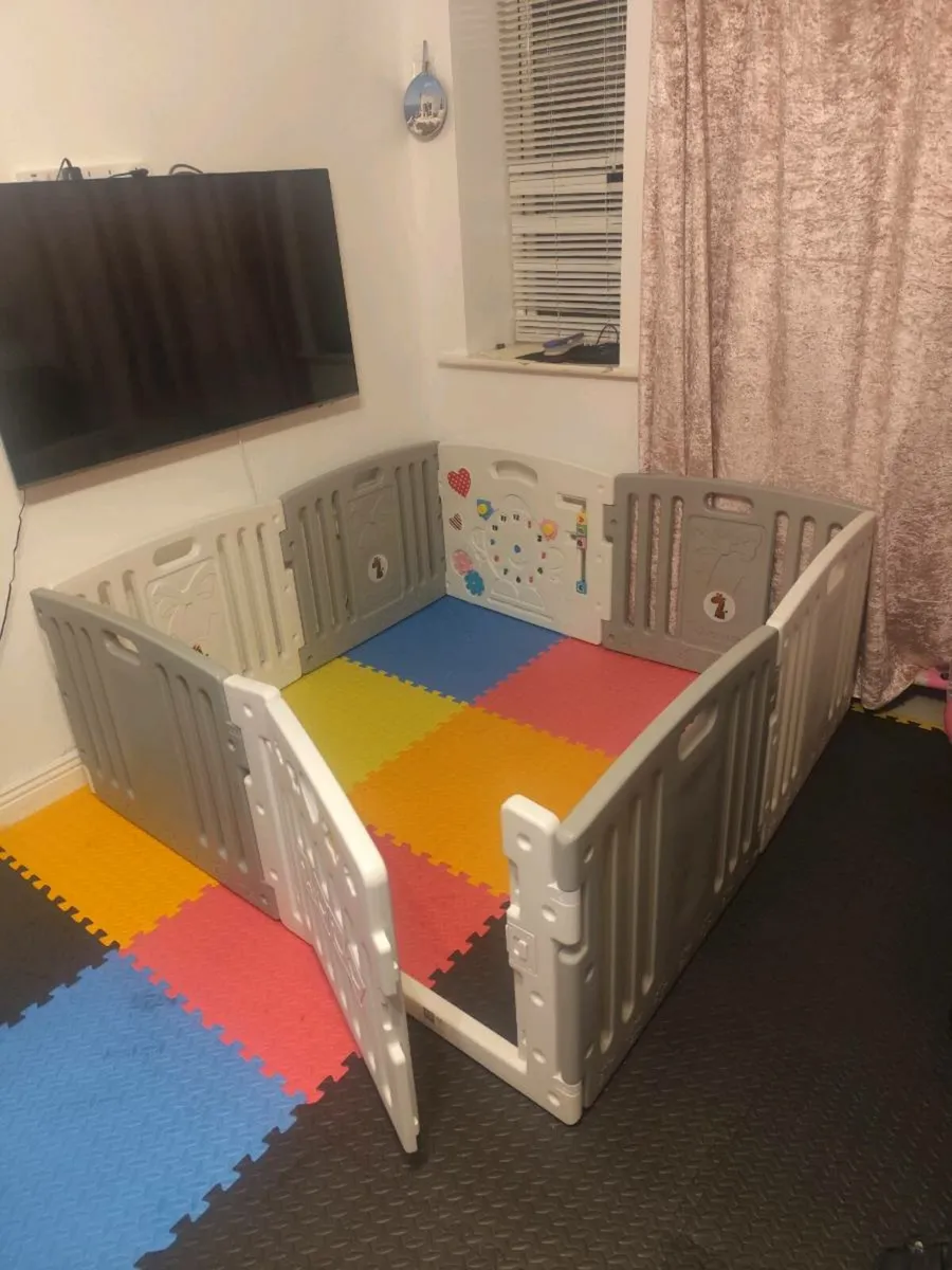 Venture all stars playpen - Image 2