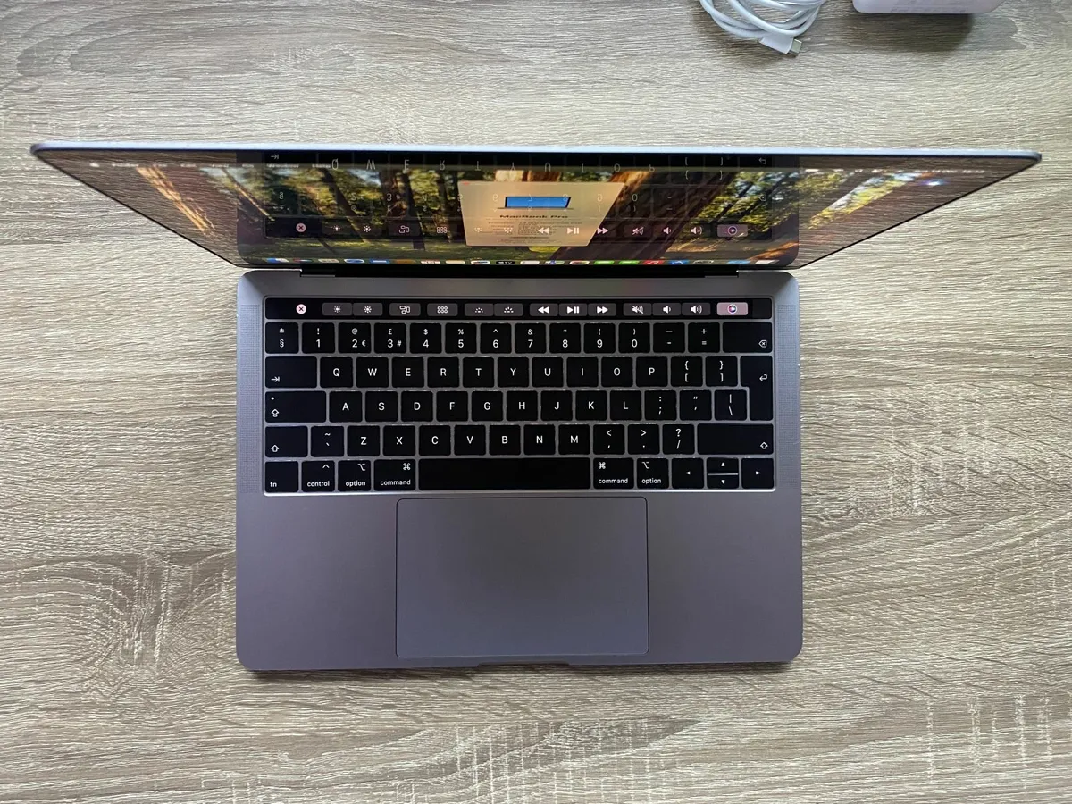 Apple MacBook Pro 13inch (2019) i5 | 8GB | 128GB - Image 2