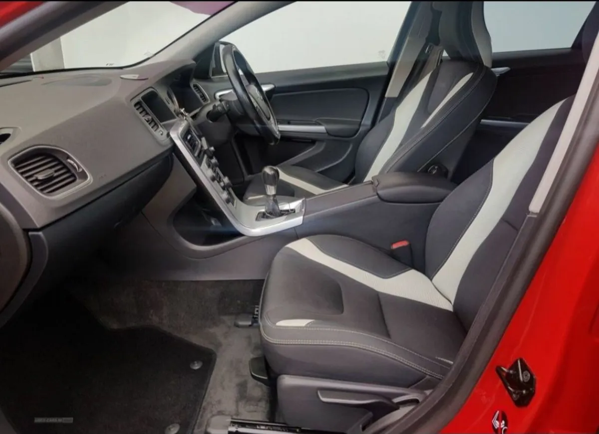 Volvo S60 2012 - Image 3
