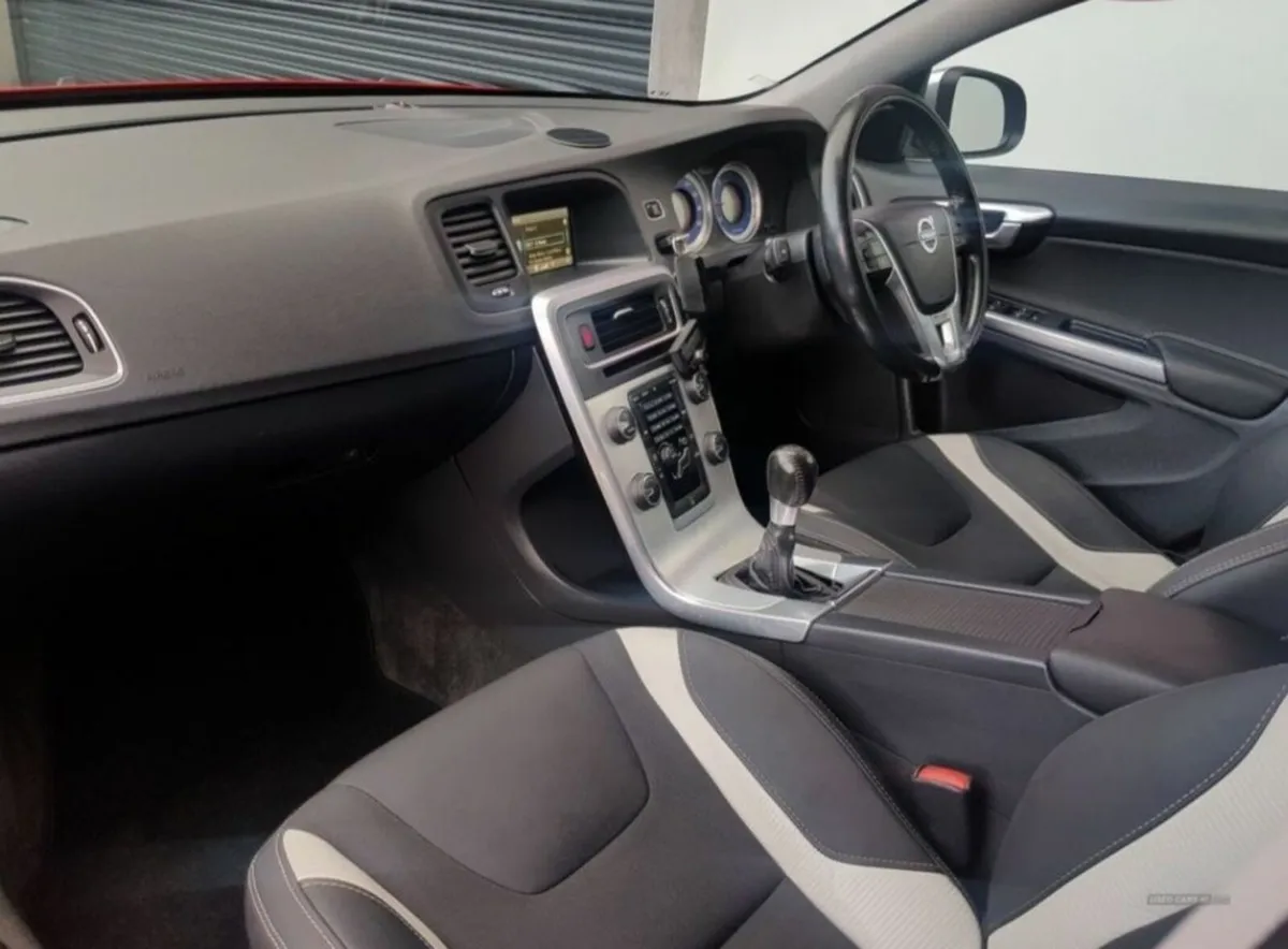 Volvo S60 2012 - Image 4