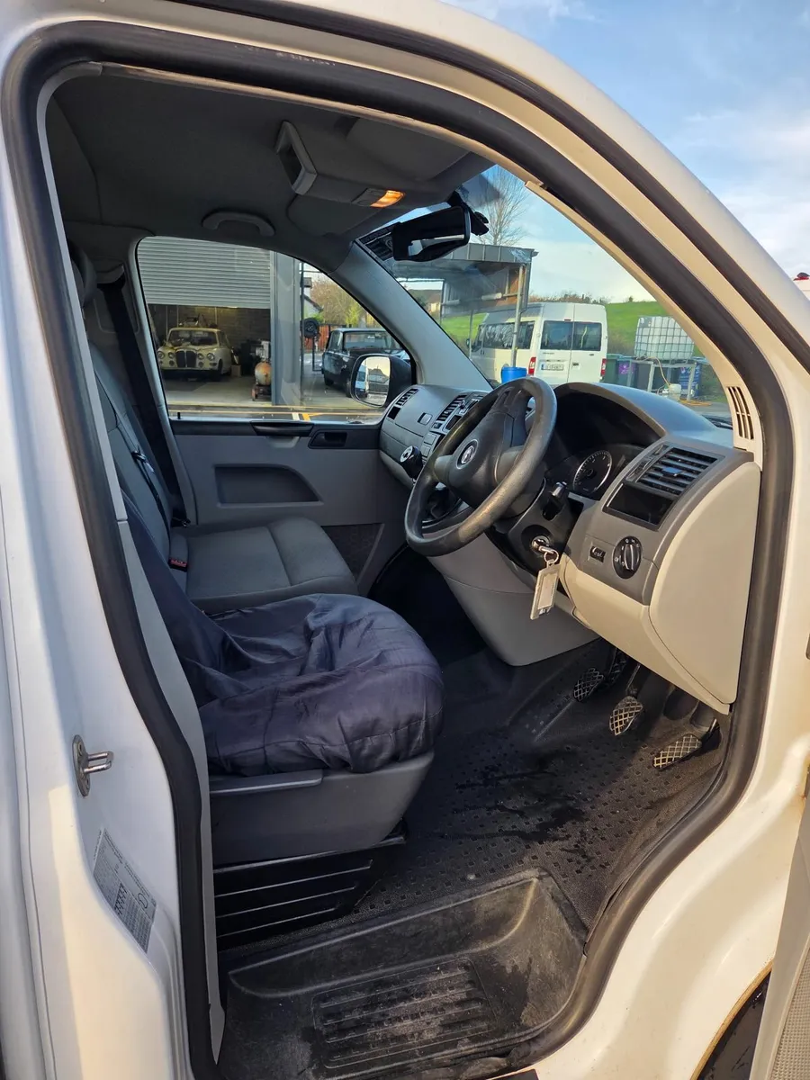 2012 VW Transporter Shuttle (8 Seater) – Long NCT - Image 4
