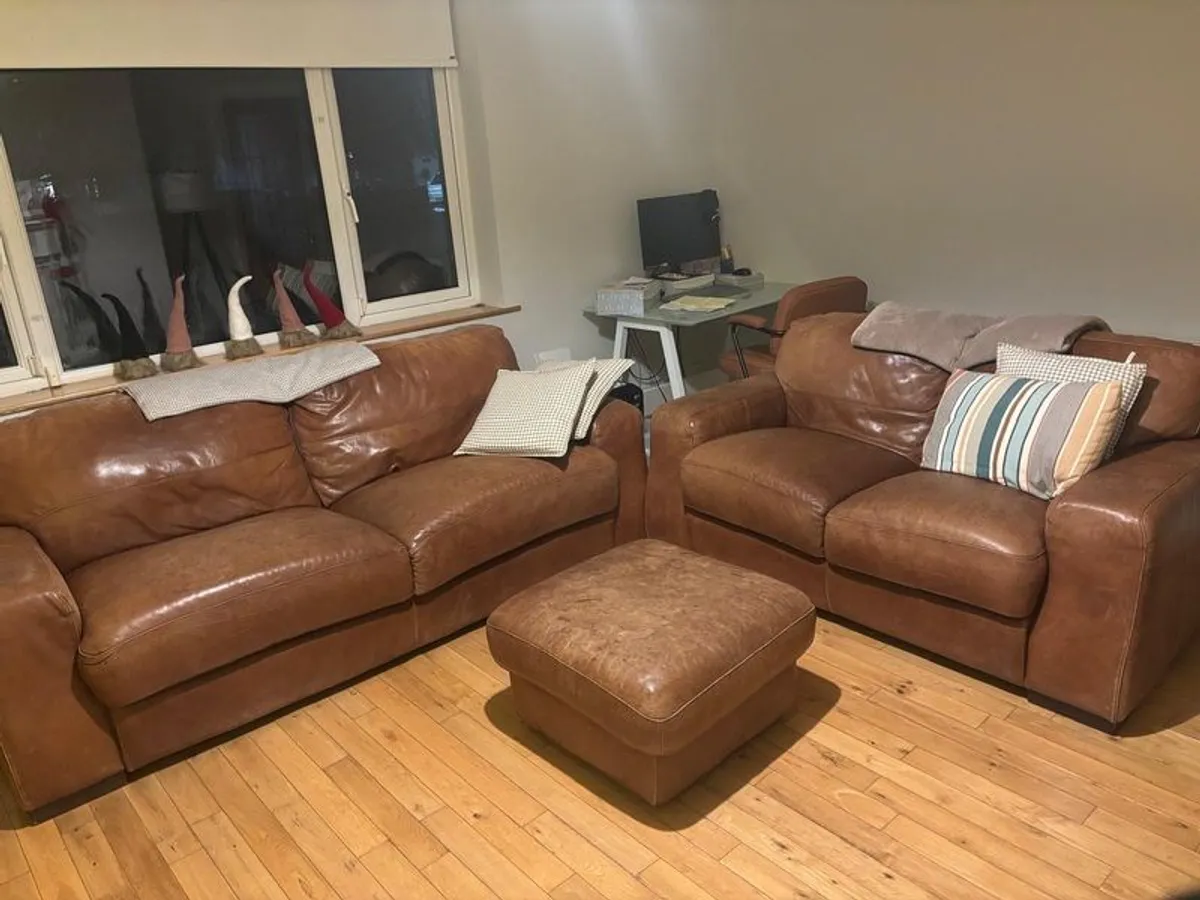 Italian leather couch - Image 4