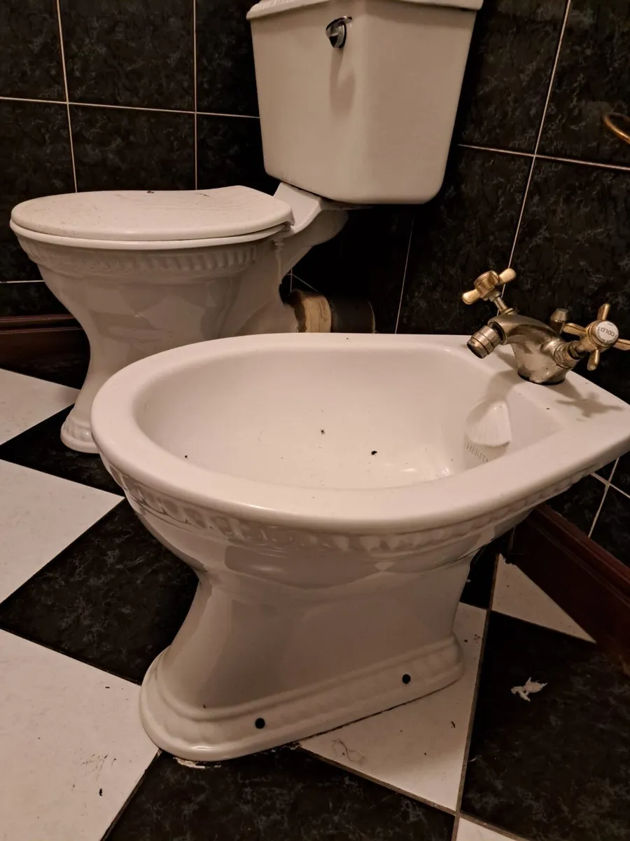 Complete Bathroom Suite – €180 - Image 3