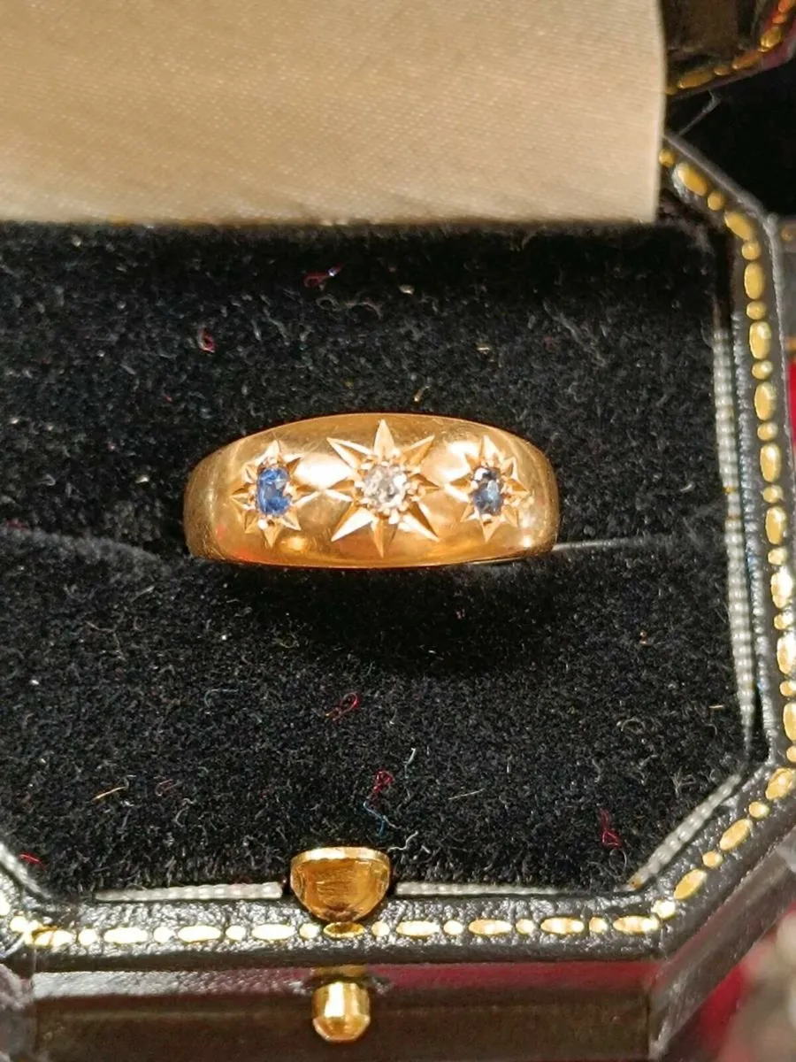 18 K Gold Sapphire & Diamond Vintage Gypsy Ring - Image 1