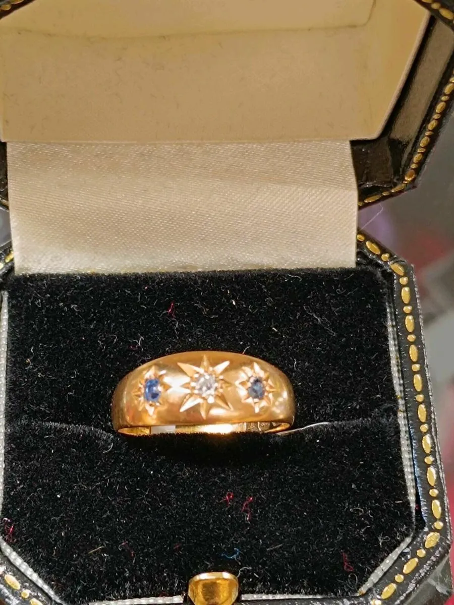 18 K Gold Sapphire & Diamond Vintage Gypsy Ring - Image 3