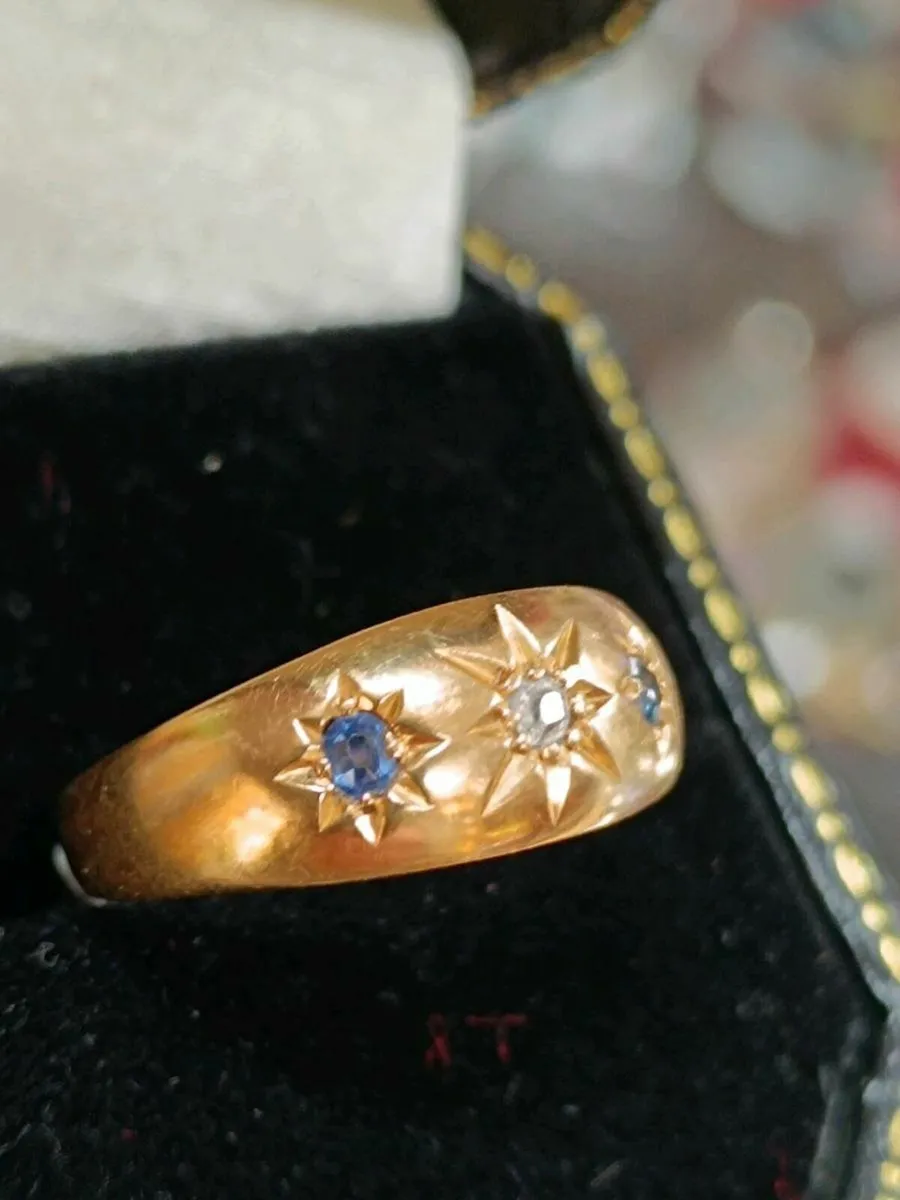 18 K Gold Sapphire & Diamond Vintage Gypsy Ring - Image 4