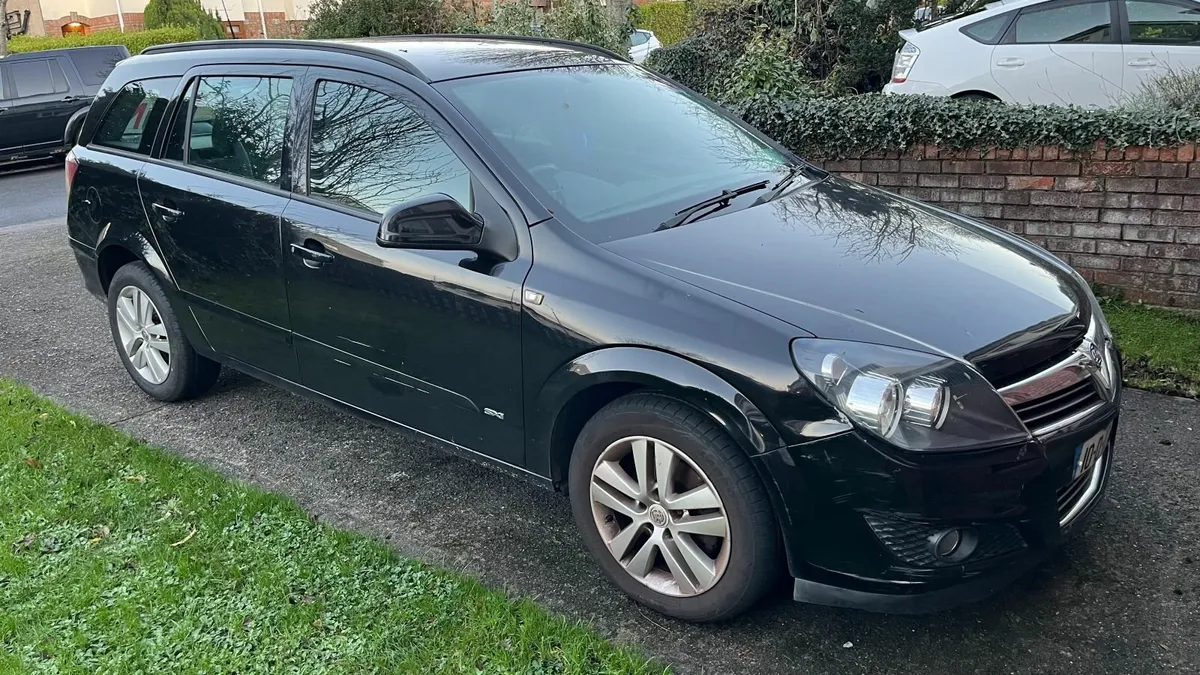 Vauxhall Astra 2010 - Image 1