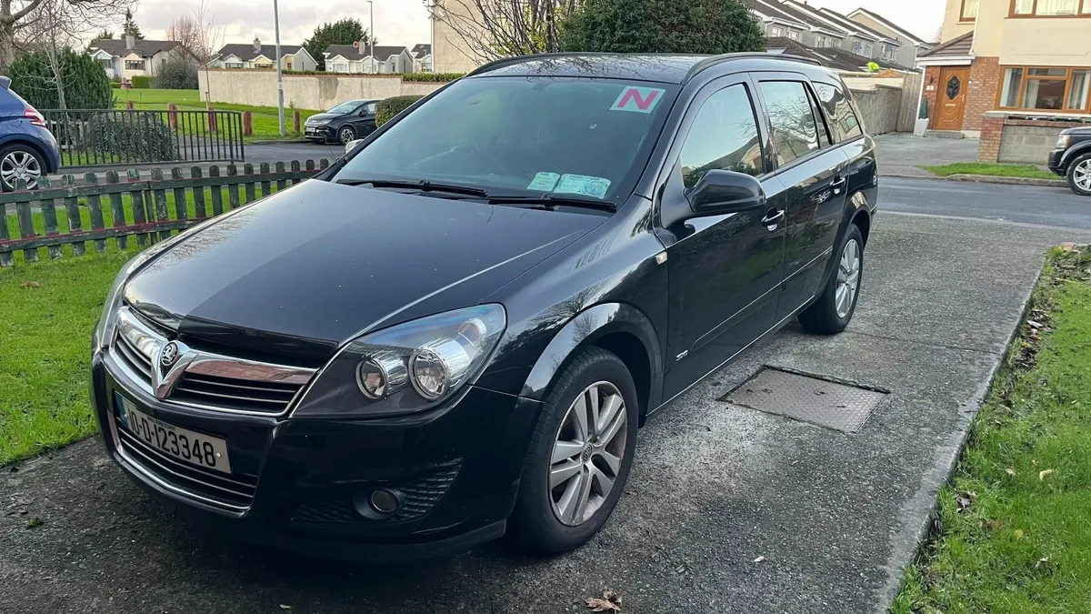 Vauxhall Astra 2010 - Image 2
