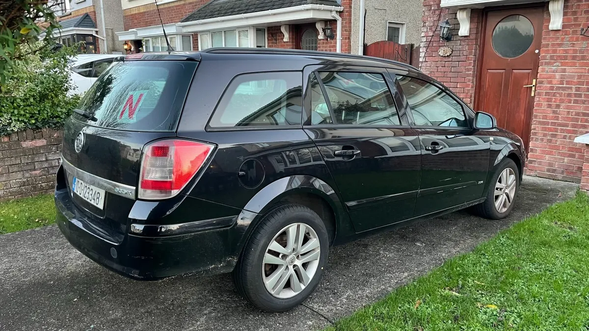 Vauxhall Astra 2010 - Image 4