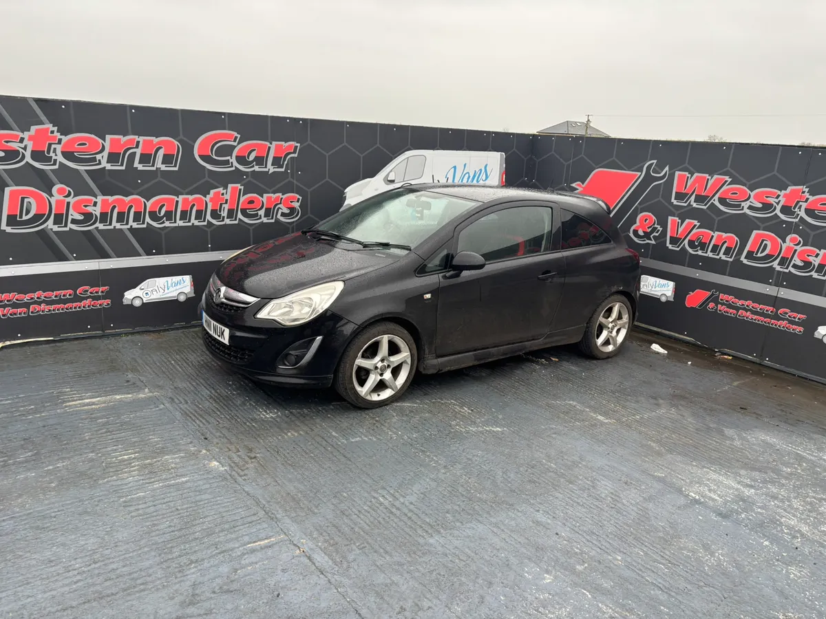11 Opel Corsa 1.4 petrol Sri for dismantling