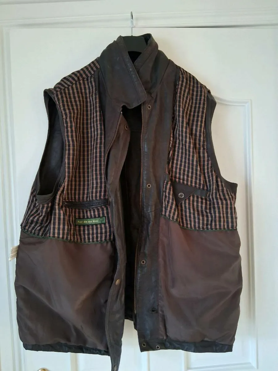 Men's Leather Sleeveless Jacket - Image 3