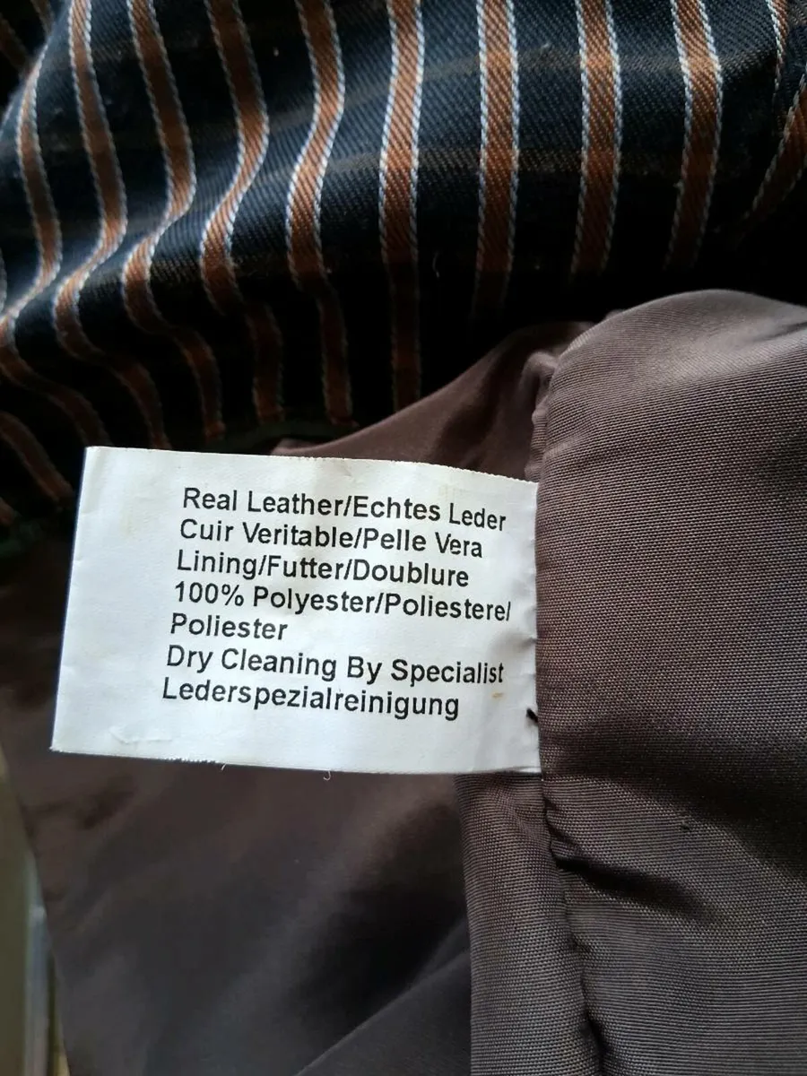 Men's Leather Sleeveless Jacket - Image 4