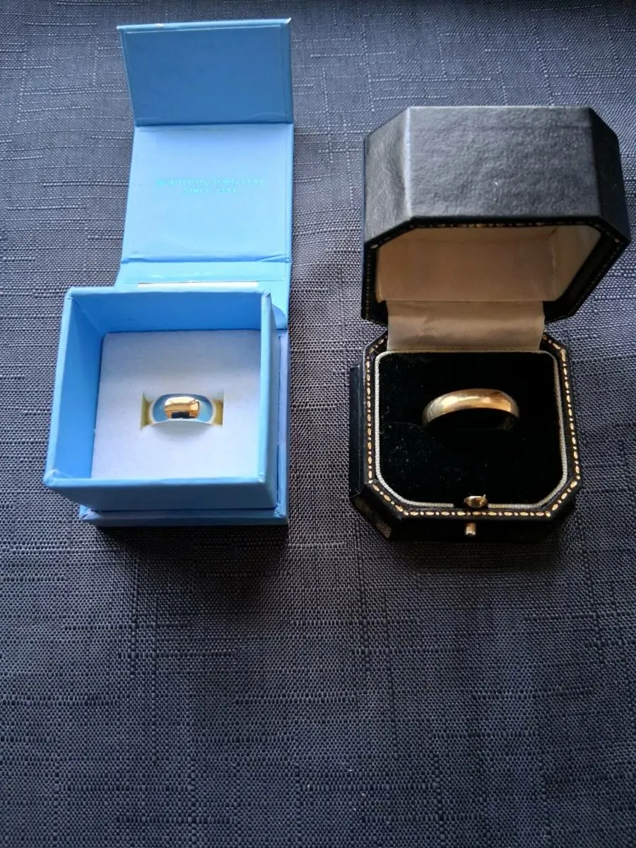 His & Her's Wedding Rings - Image 1