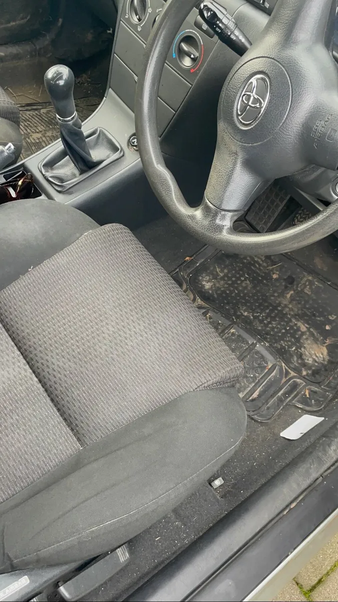 Toyota Corolla 2007 - Image 2